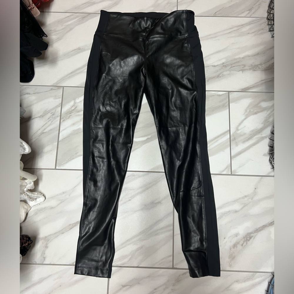 Athleta Leggings 🖤